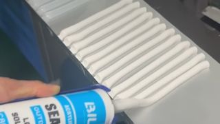 Chất bịt kín bên ngoài ngôi nhà của bạn chịu được thời tiết